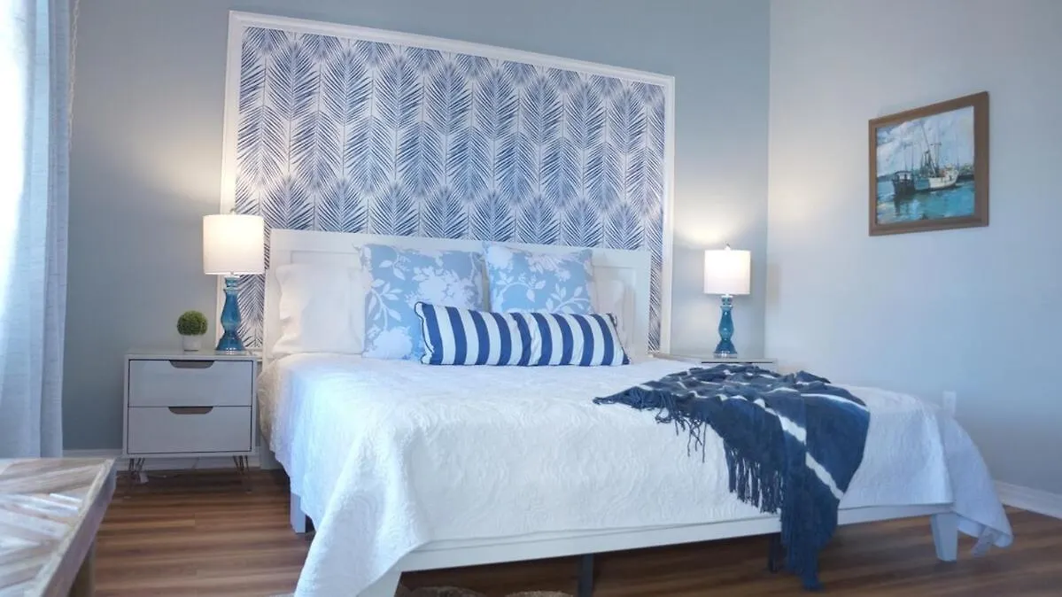 Holiday home Lovely Townhome - Shoreline Towers Walk Beach Pool Destin United States