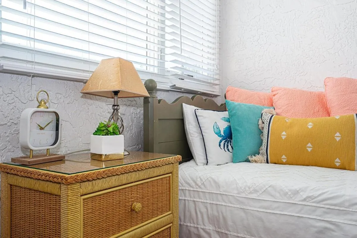 Holiday home Lovely Townhome - Shoreline Towers Walk Beach Pool Destin