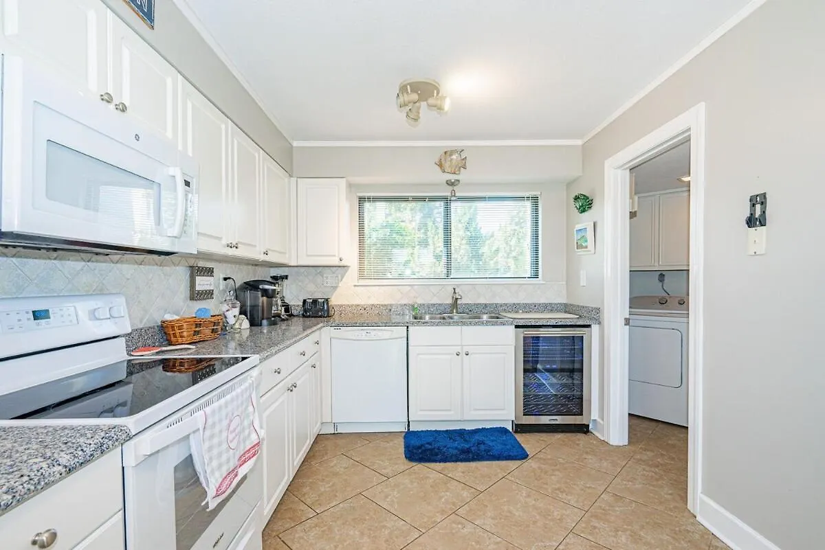 Holiday home Lovely Townhome - Shoreline Towers Walk Beach Pool Destin